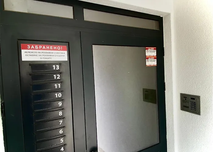 Avrora Апартаменты *